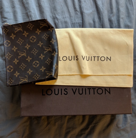 Louis Vuitton Accessories - Louis vuitton toiletry pouch 19 monogram
